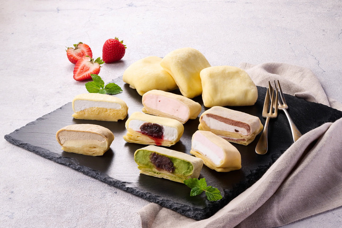 【送料無料】7種の手包みもちっとクレープ　10個入り　冷凍　03188